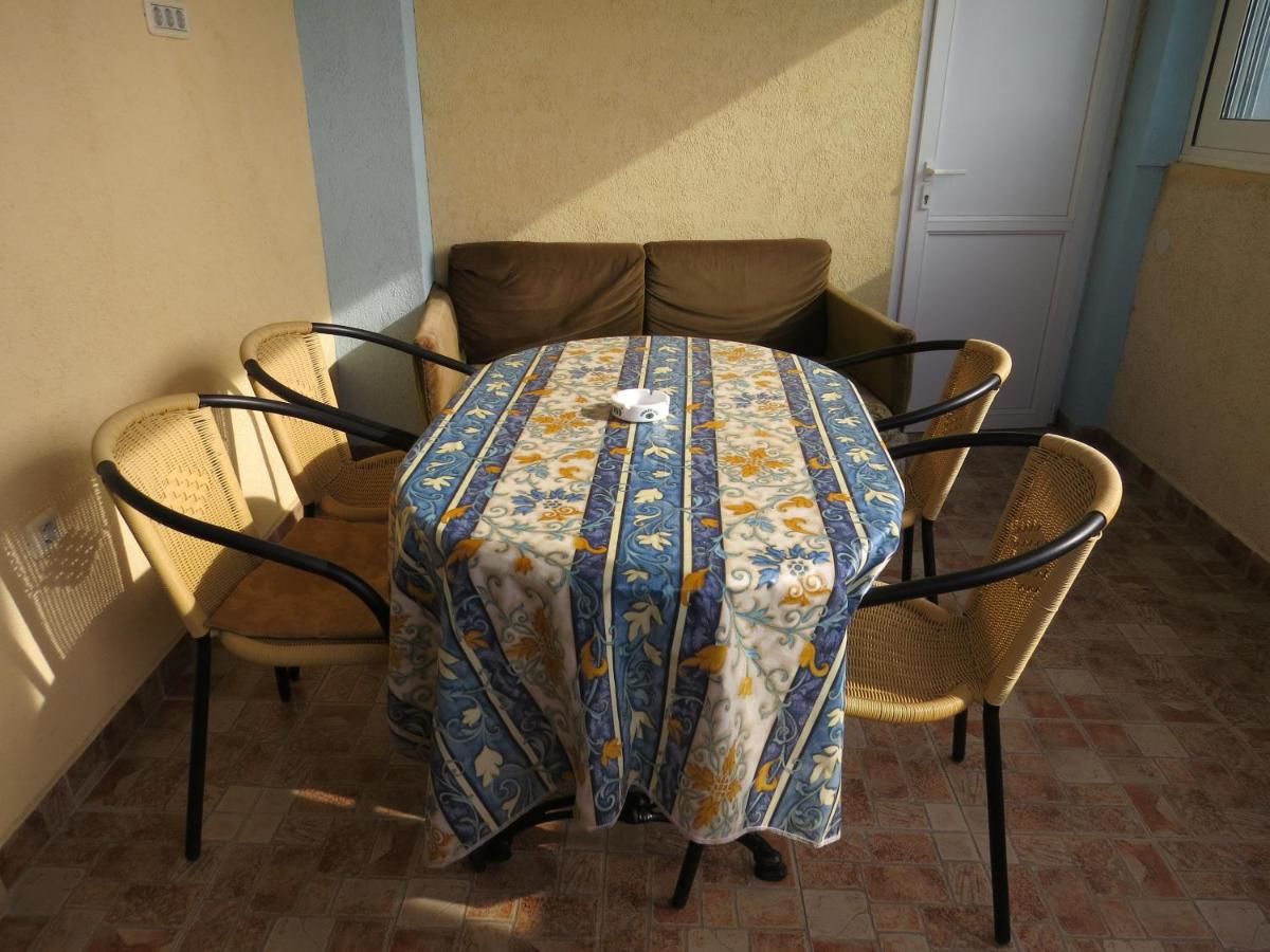 Апартаменты Apartments Volarić Сутоморе